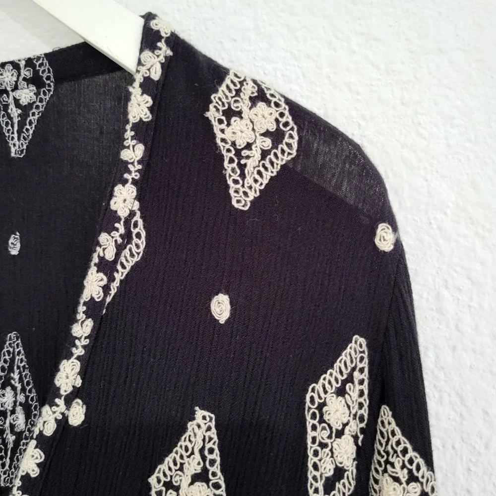 FREE PEOPLE Diamond Embroidered Bell Sleeve Top Black/White SZ L - Picture 4 of 10